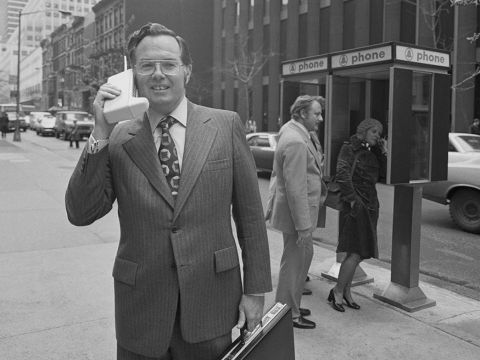 Motorola, kẻ tiên phong thực hiện cuộc gọi đầu tiên nay chật vật sinh tồn