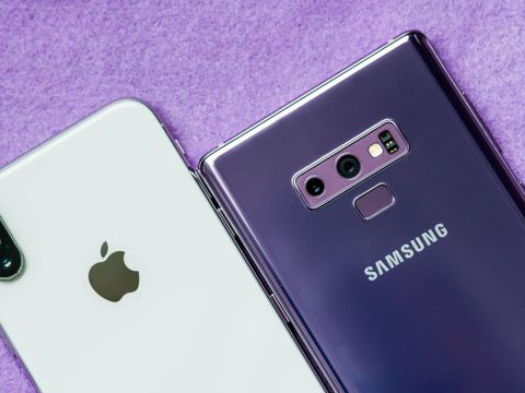 Samsung và Apple so kè từng chút một ở phân khúc smartphone cao cấp Việt Nam