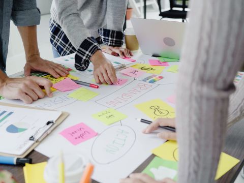 Giới trẻ đang được startup “trợ giá”