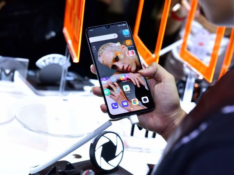 Thương mại điện tử thúc đẩy cuộc đua thiết bị 5G