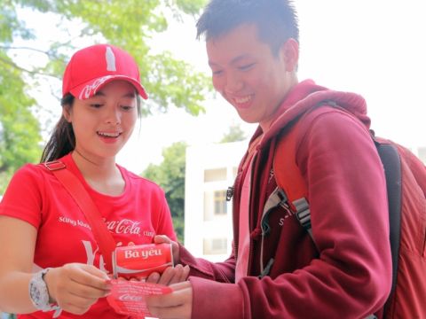 Muôn cách thể hiện tình yêu giữa thương hiệu và khách hàng