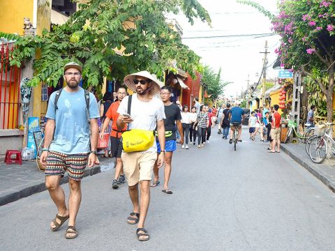 Du lịch thoát hiểm vào phút chót, đem về 720.000 tỉ đồng trong 2019