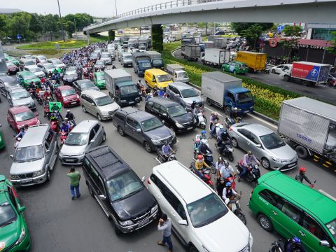 Về đâu, taxi “công nghệ”?