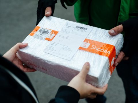 Đường đua TMĐT: 4 sàn nội - ngoại đeo bám sát nút