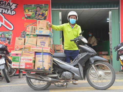 Siêu thị tăng cường dịch vụ bán hàng tận nhà