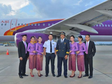 Khó khăn vì COVID-19, Vietnam Airlines tính bán cổ phần tại Angkor Air