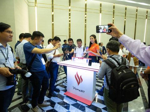 Cờ đến tay smartphone Made in Vietnam