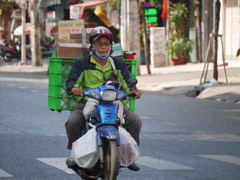 HSBC: COVID-19 khiến người tiêu dùng thay đổi mạnh thói quen tiêu dùng