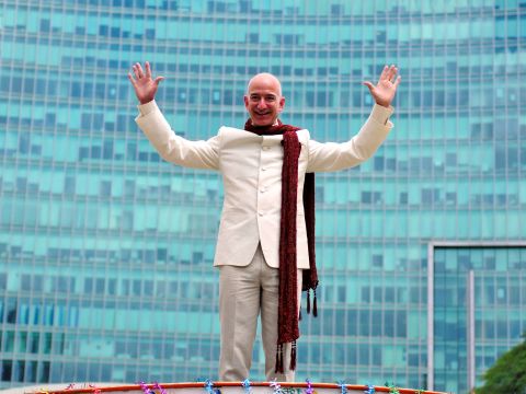 Jeff Bezos xây dựng đế chế 1.400 tỷ USD và trở thành người giàu nhất thế giới như thế nào?
