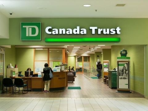 Các ngân hàng lớn nhất Canada đồng loạt tham gia phong trào tẩy chay Facebook