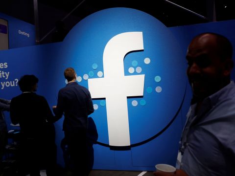 Tẩy chay Facebook và hiệu ứng hòn tuyết lăn