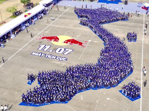 Red Bull lan toả năng lượng qua chiến dịch Ngày Tích Cực