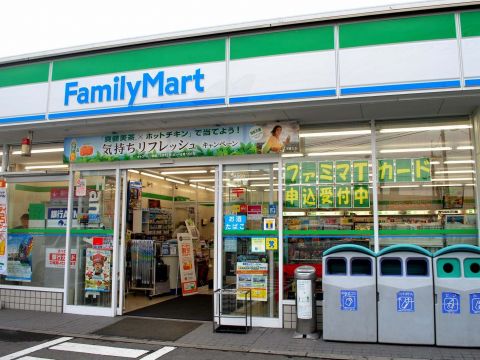 Nỗ lực quay trở lại thời hoàng kim của FamilyMart