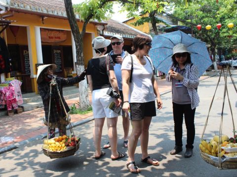 Doanh nghiệp du lịch tìm “phao cứu sinh” giữa mùa dịch