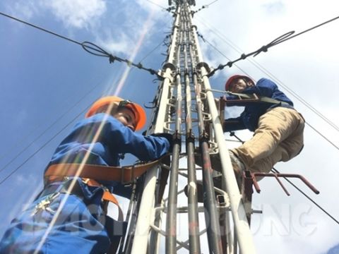 So găng doanh thu lợi nhuận của 3 ông lớn ngành viễn thông