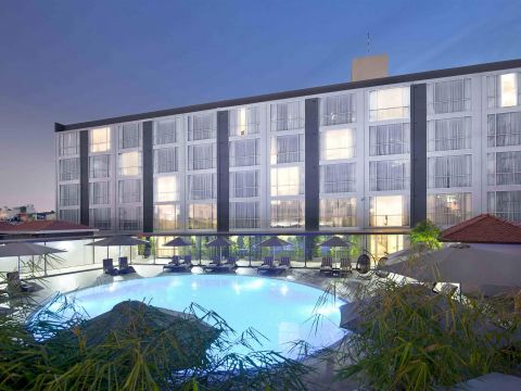 Làn sóng COVID-19 thứ 2 dập tan hy vọng về sự hồi phục nhanh của ngành du lịch và khách sạn