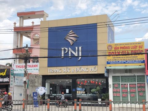 PNJ báo lãi giảm hơn 20% trong 9 tháng đầu năm 2020