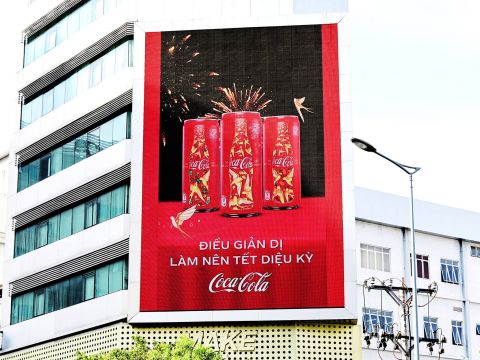 Cộng đồng háo hức với thông điệp tết ý nghĩa từ Coca-Cola