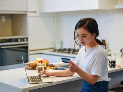 Thương mại điện tử Việt Nam một năm khởi sắc với 11,8 tỷ USD