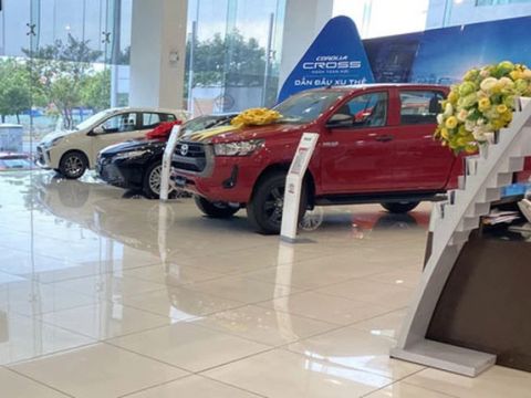 Thị trường ô tô ế ẩm sau Tết
