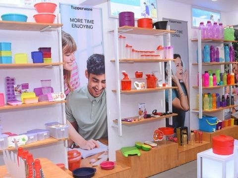 Tupperware thành đế chế tỉ ‘đô’ nhờ mượn phòng khách