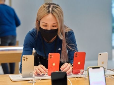Apple lãi kỷ lục nhờ doanh số iPhone
