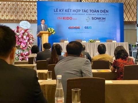 Sau Vinamilk, Kido tiếp tục bắt tay với Sơn Kim Group
