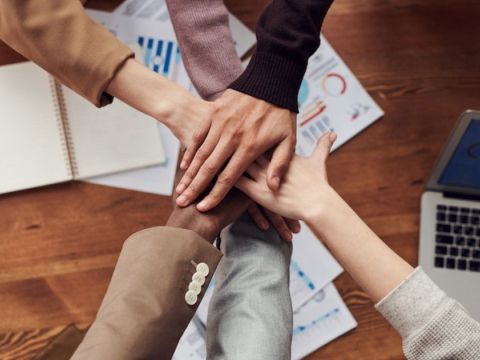 Quảng bá thương hiệu doanh nghiệp: Cuộc chơi của “liên minh” Marketing – Nhân sự