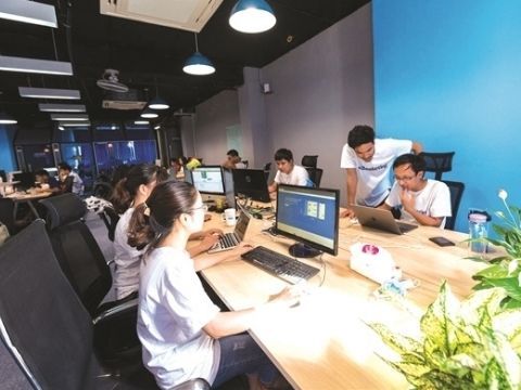 Kỳ lân khát nhân lực