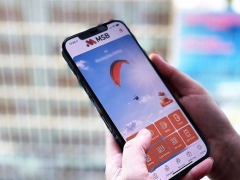 Cuộc “đua” chuyển đổi số của các ngân hàng