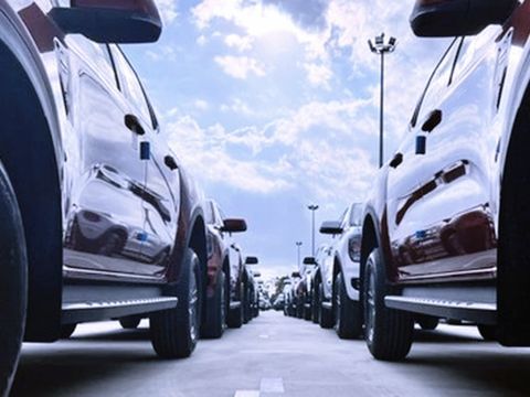 Ô tô nhập khẩu tiếp tục tăng tốc, thị trường cuối năm dự báo sôi động