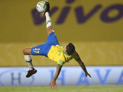 FIFA kiếm được bao nhiêu tiền từ bản quyền truyền hình World Cup 2022?