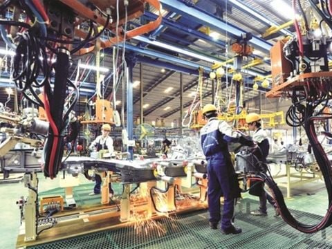 Công nghiệp ô tô cài số tiến