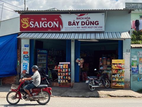 Cửa hàng tạp hoá “sống mòn”