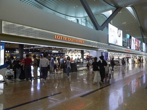 Soán ngôi của “Vua hàng hiệu”