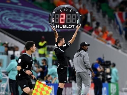 Những “cuộc chiến” về thương hiệu trong World Cup