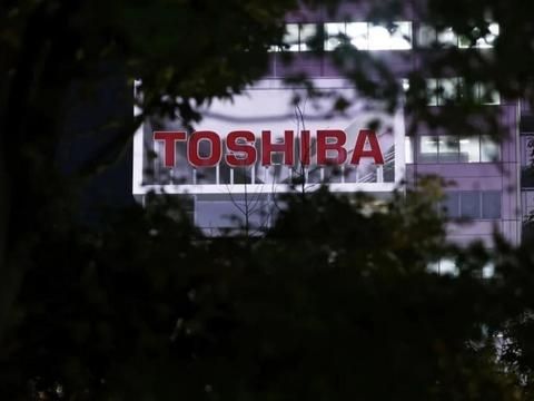 Con đường nào đưa Toshiba từ biểu tượng về thiết bị điện tử đến quyết định “bán mình”?
