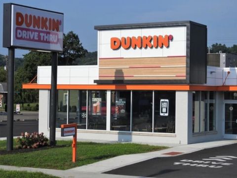 Thay tên đổi vận, Dunkin đánh bại Starbucks tại “sân nhà” Hoa Kỳ