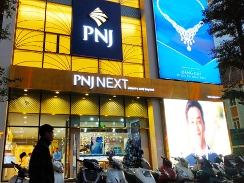 Sức mua suy yếu, PNJ ghi nhận lợi nhuận tháng 4 sụt giảm 23% so với cùng kỳ năm trước