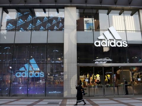 Đường dài của adidas