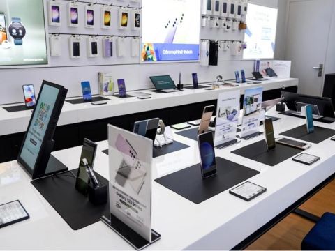 Counterpoint Research: Doanh số smartphone toàn cầu lao dốc