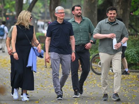 Tim Cook đến và đi