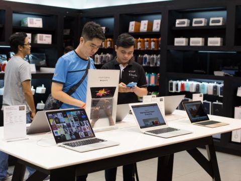 Bán lẻ điện tử mở mặt trận online