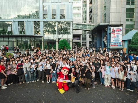 Hành trình “The Jolly Tour – Niềm Vui Âm Vang” do Jollibee tổ chức thu hút 300.000 sinh viên tham gia