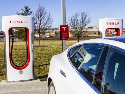 Lần đầu tiên, thị phần xe điện Tesla thấp hơn 50% tại Mỹ