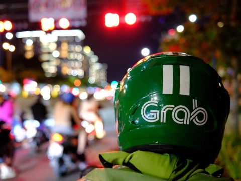 Grab giữa “muôn trùng vây”