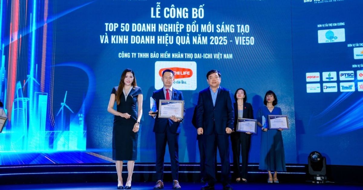 Dai-ichi Life Việt Nam vinh dự nhận liên tiếp 3 giải thưởng uy tín tại Diễn đàn Vietnam Summit 2025