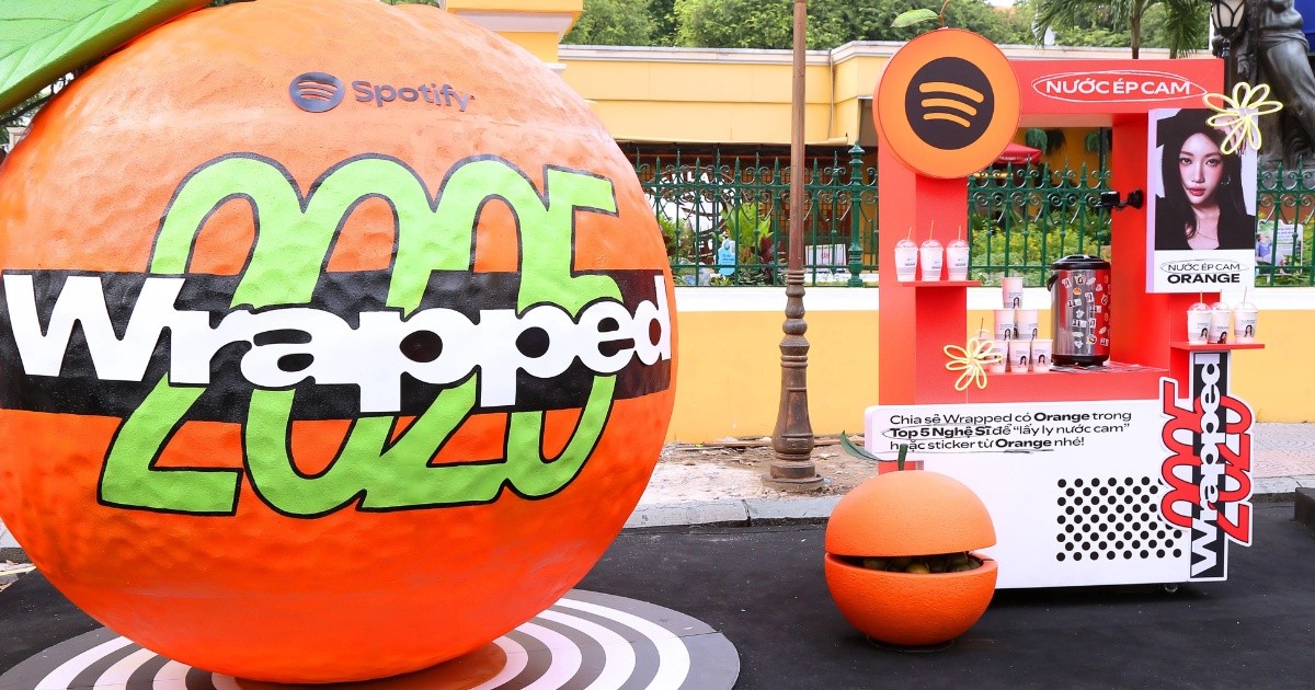 “Cho chị ly nước cam” – Happiness Saigon đưa văn hoá mạng Việt Nam ra đời thực qua “Spotify Wrapped 2025”