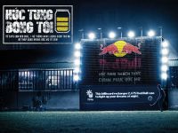 Billboard từ vỏ lon của Red Bull Húc tung bóng tối - Chinh phục ước mơ