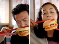 Sau Dolce Gabbana đến Burger King “gặp hạn” vì đôi đũa